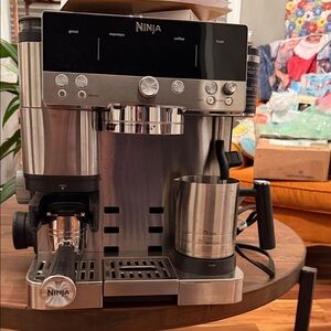 Ninja Black and Silver Luxe cafe espresso machine